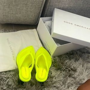 Good American Thong Wedge Sandal size:8.5